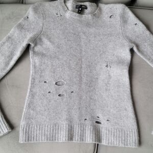 Beautiful Gray Cashmere Swester Size Small
